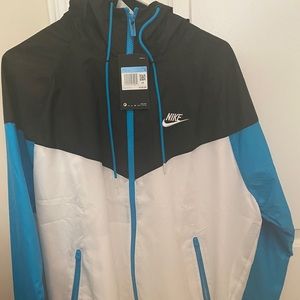 NWT Nike windbreaker